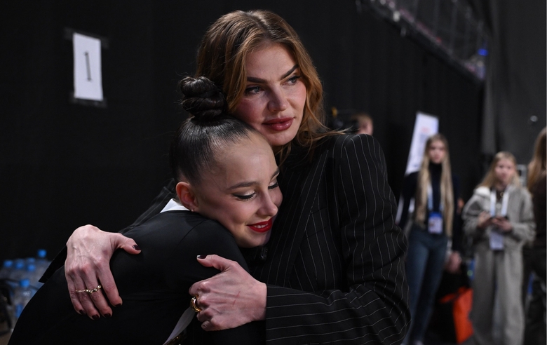 7 марта 2026 года. Олимпийская чемпионка Алина Кабаева и Мария Борисова на чемпионате России в Москве