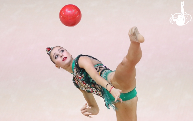 Exercise with a ball. Silva Sargsyan (Armenia)