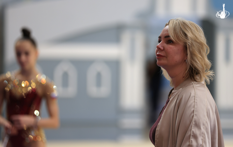 Тренер Ирина Гусарова во время контрольной тренировки