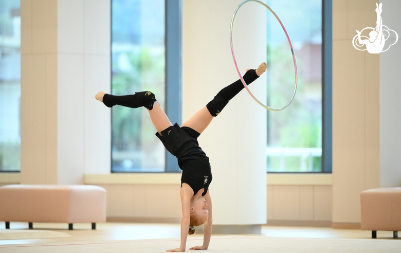 Olga Chernykh during an exercise with the hoop