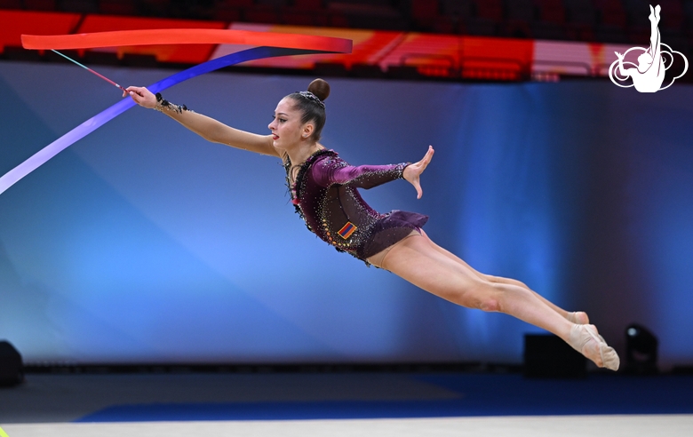 Silva Sargsyan during the ribbon exercise