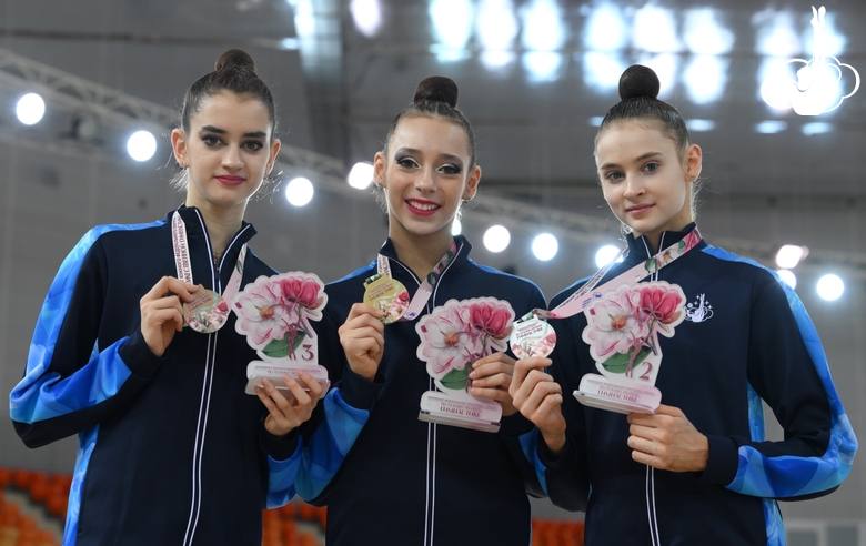 Anna Vakulenko, Sofia Vorobyova and Yana Sakovich after the award ceremony