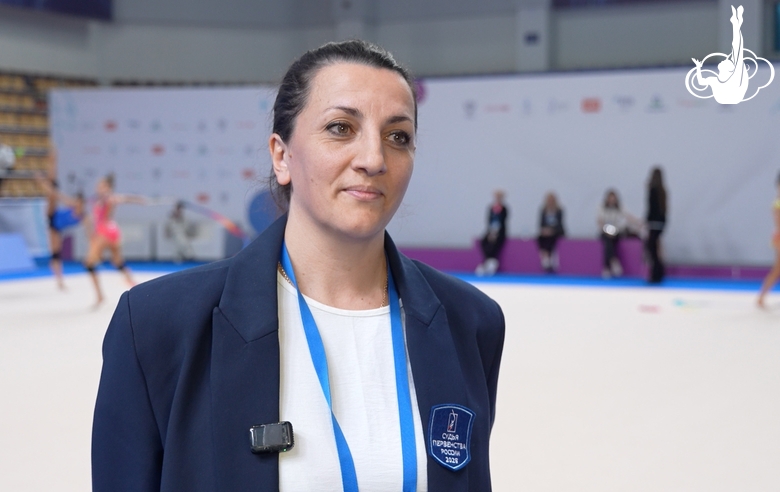 Судья бригады исполнения Наталья Тоистева рассказала о нюансах работы и отметила гимнасток, которые ей запомнились на первенстве России