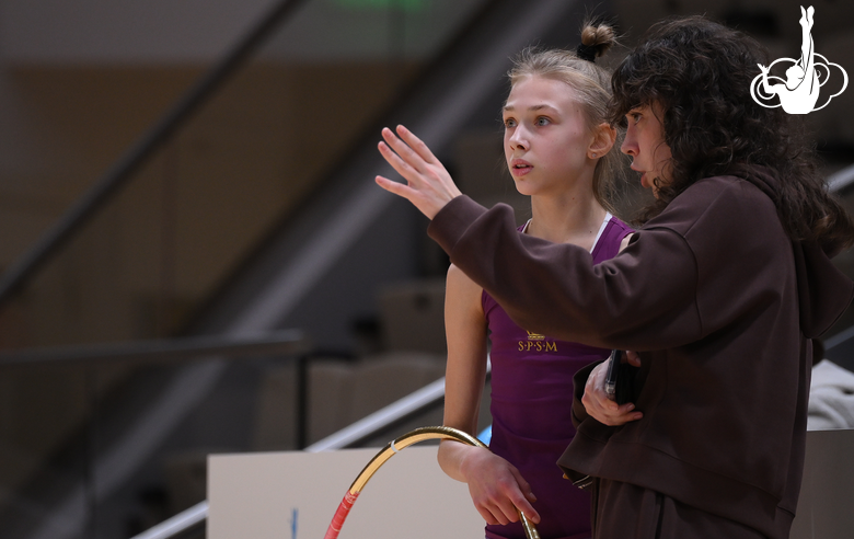 Гимнастка во время опробования