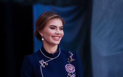 Олимпийская чемпионка Алина Кабаева поблагодарила всех за поздравления с днем рождения