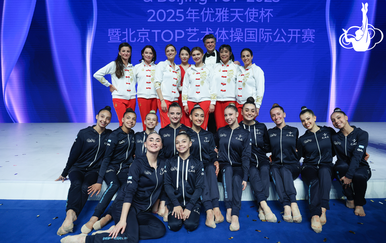 November 17, 2025. Olympic champions, gala show hosts Nikolay Tsiskaridze and Zheng Hanyi, and Argentine gymnasts at the Sky Grace Cup International Tournament and Beijing Top Open 2025