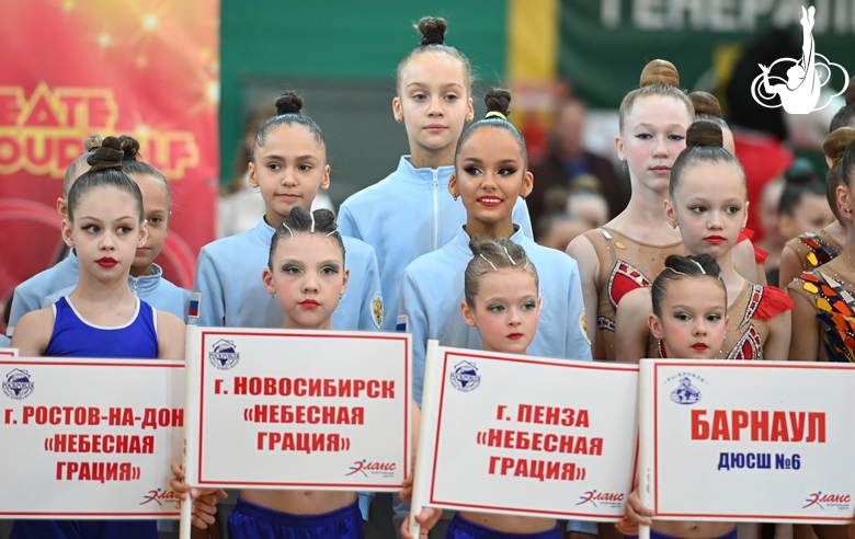 Valeria Medvedeva, Miroslava Monina, Eva Chugunova during opening ceremony