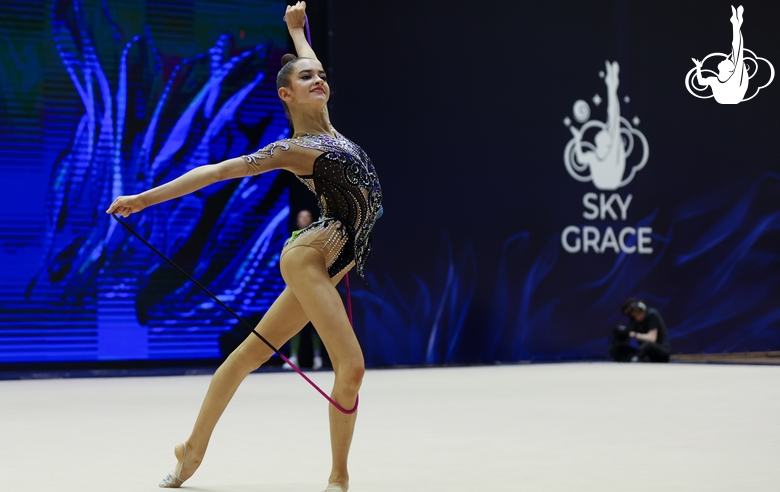 Anna Vakulenko during an exercise with a jump rope