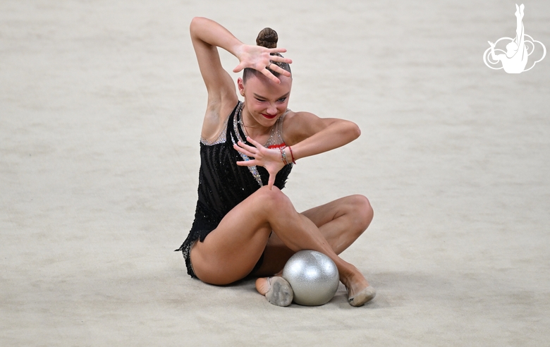 Alisa Medvedeva during the ball exercise