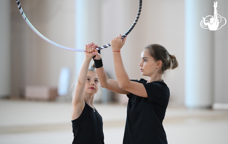 Arina Averina and Elvira Belyaeva during a master class