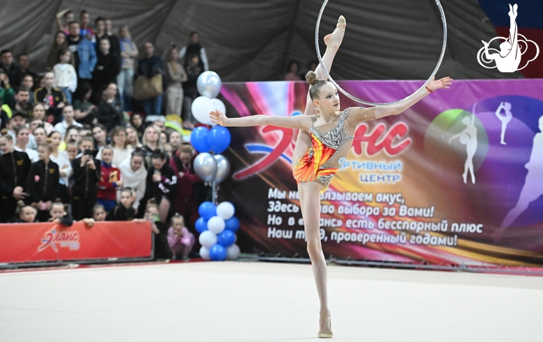 Lada Yakovleva during an exercise with a hoop