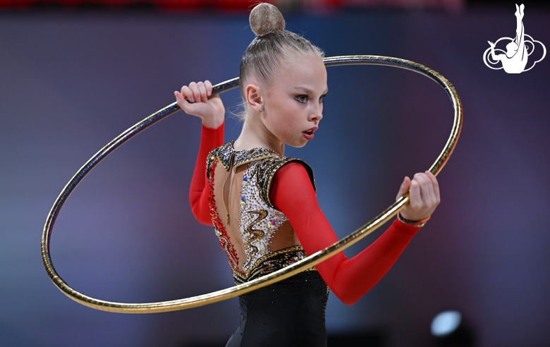 Agniia Kraeva during the hoop exercise