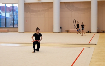 Почему гимнастке важно уметь распределять силы на протяжении всего упражнения?