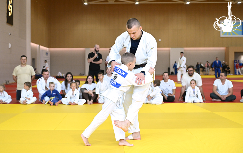 The first master class of the 5th anniversary Judo Family festival was held at the Academy of Martial Arts