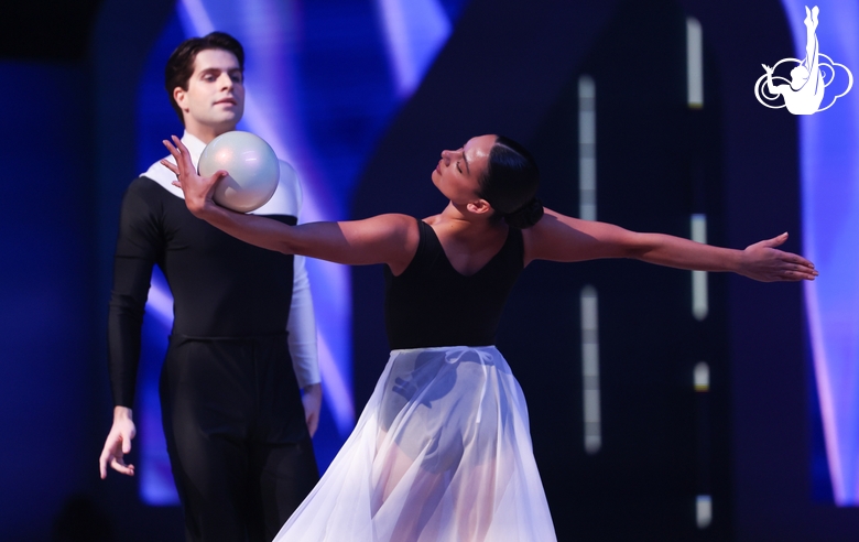 Lala Kramarenko and Mark Orlov in the Yin and Yang routine