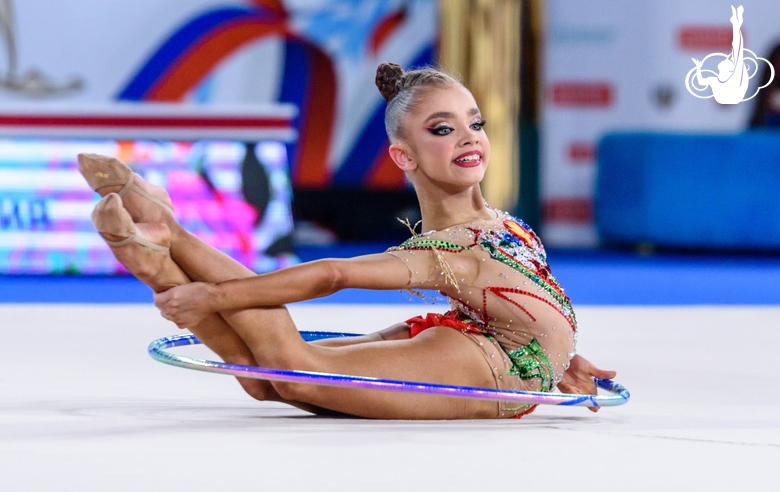 Ksenia Savinova during an exercise with a hoop