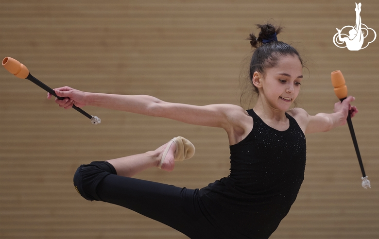 Valeria Medvedeva during an exercise with clubs