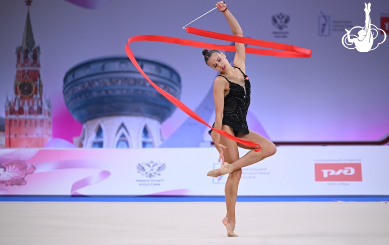 Vladislava Nikolaenko during a ribbon exercise