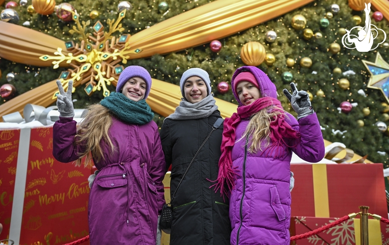 Alisa Kochemazova, Maya Salum and Alena Kochemazova