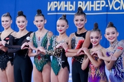 Участницы соревнований на церемонии награждения