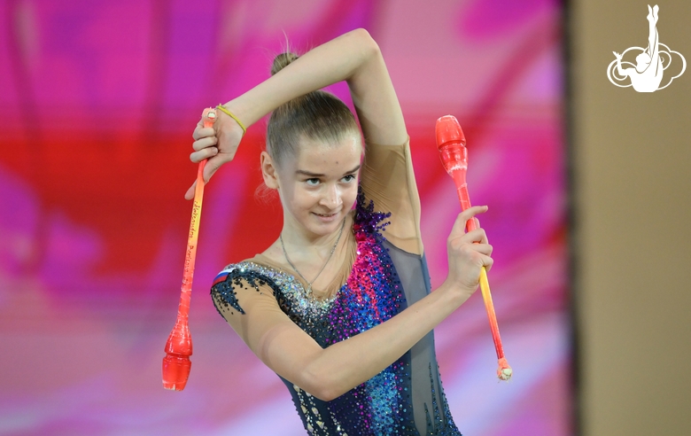 Alexandra Borisova during the clubs exercise at the podium training