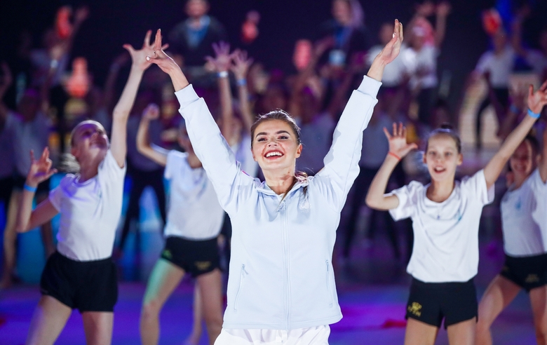 December 16, 2021. Moscow. VTB Arena. Sky Grace Experimental Tournament. Training session. Alina Kabaeva