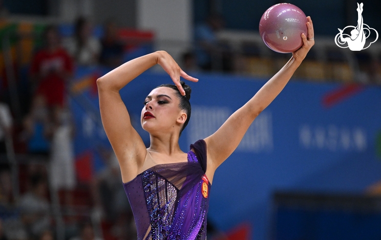 Lala Kramarenko during the ball exercise