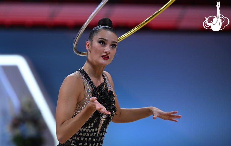 Alina Harnasko during the hoop exercise