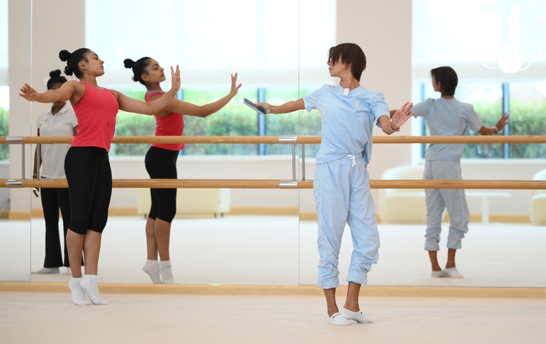 Gymnast Kimaya Karle and choreographer Ekaterina Belova during a class