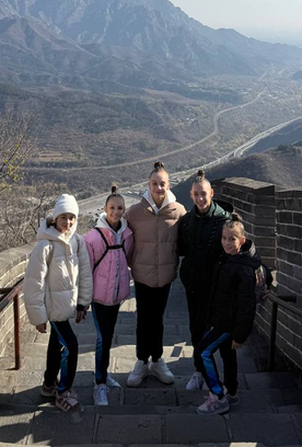 Гимнастки посетили Великую Китайскую стену