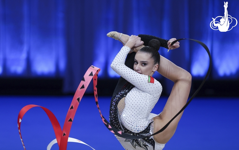 Alina Harnasko during an exercise with a ribbon