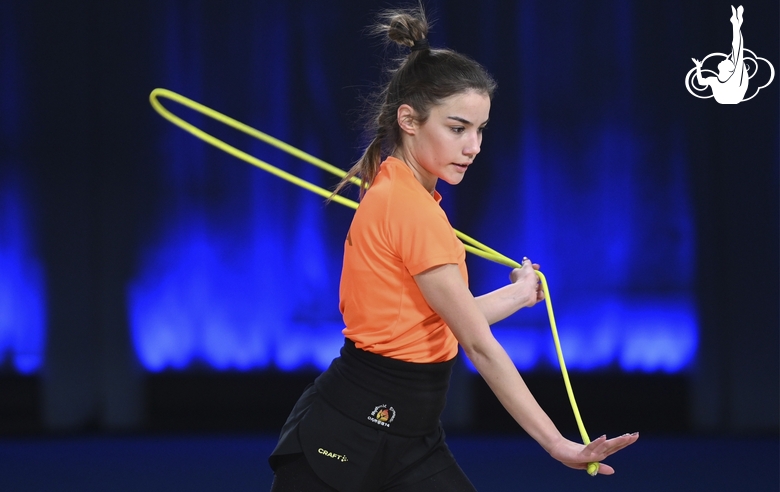 Angela Mazibrada during an exercise with a jump rope at floor testing