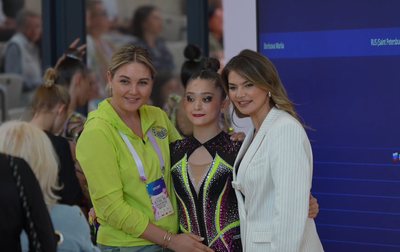 During the second stage of the Cup of Strongest Alina Kabaeva met with gymnast Lola Juraeva and coach Inara Sattarova