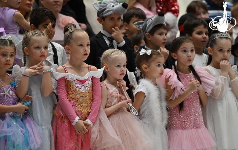 Участники новогодней елки в Академии единоборств