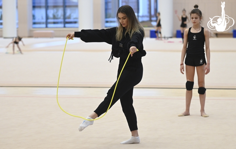 Olympic champion Alina Kabaeva explains the jump rope exercise technique