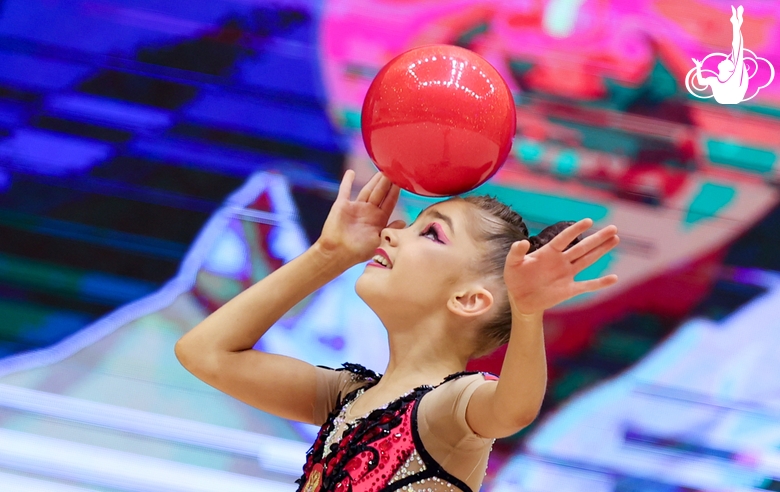 Ksenia Savinova  during an exercise with a ball