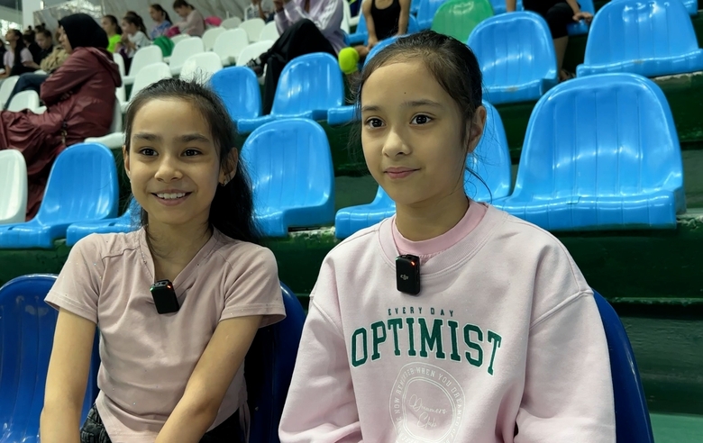 «Когда приезжают девочки из других стран, мы смотрим на них, восхищаемся их трудом»