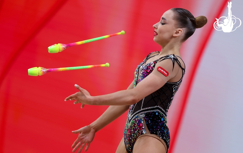 Vladislava Sharonova during the exercise with clubs