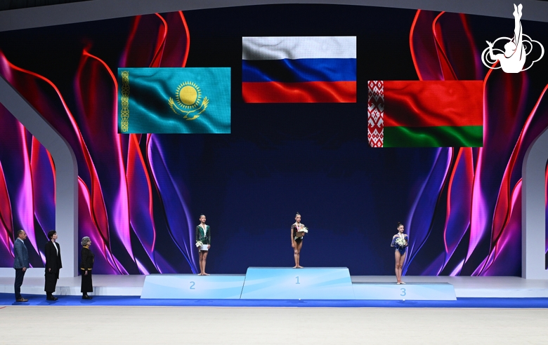 Awards giving to juniors in individual events