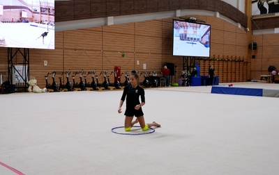 When working with Mariia Borisova, Olympic champion Alina Kabaeva showed the athlete how to safely perform a spin on the floor