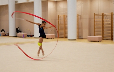 Гимнастка должна не забывать про эмоции и артистику, но при этом оставаться сосредоточенной