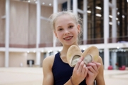 Ева Кононова с получешками от олимпийской чемпионки Алины Кабаевой
