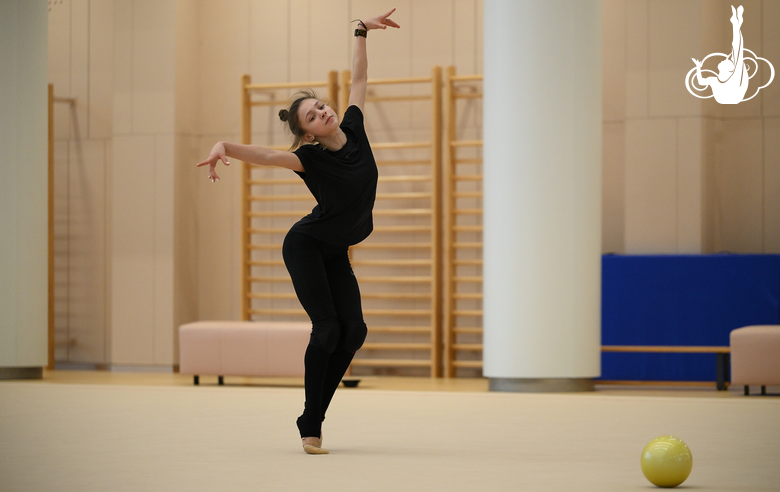 Арина Ковшова во время тренировки