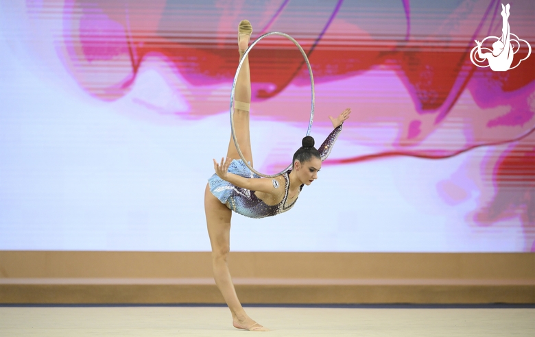 Alina Harnasko during the hoop exercise