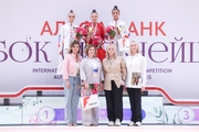Олимпийская чемпионка Алина Кабаева во время церемонии награждения на этапе «Кубка сильнейших» в Академии