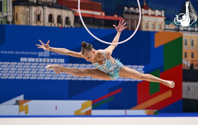 Kristina Voitenko during the hoop exercise