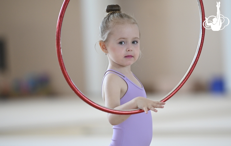 Young gymnast before the start of the mAlinka tournament