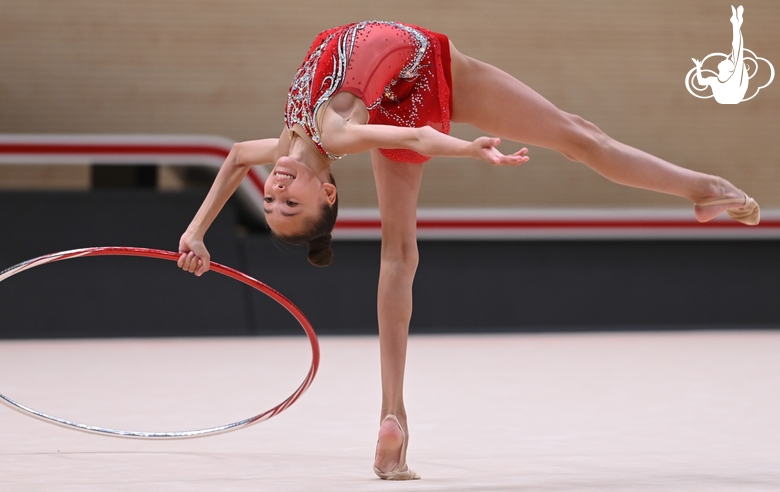 Valeria Medvedeva during exercise with a hoop