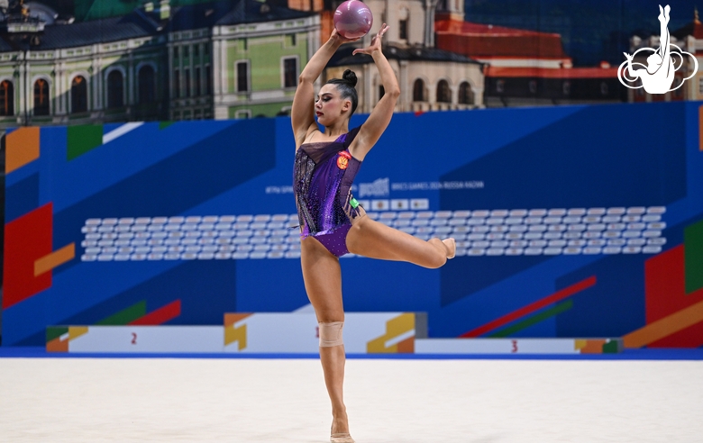 Lala Kramarenko during the ball exercise