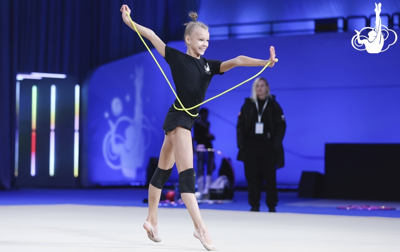 Kristina Voitenko during an exercise with a jump rope during floor testing